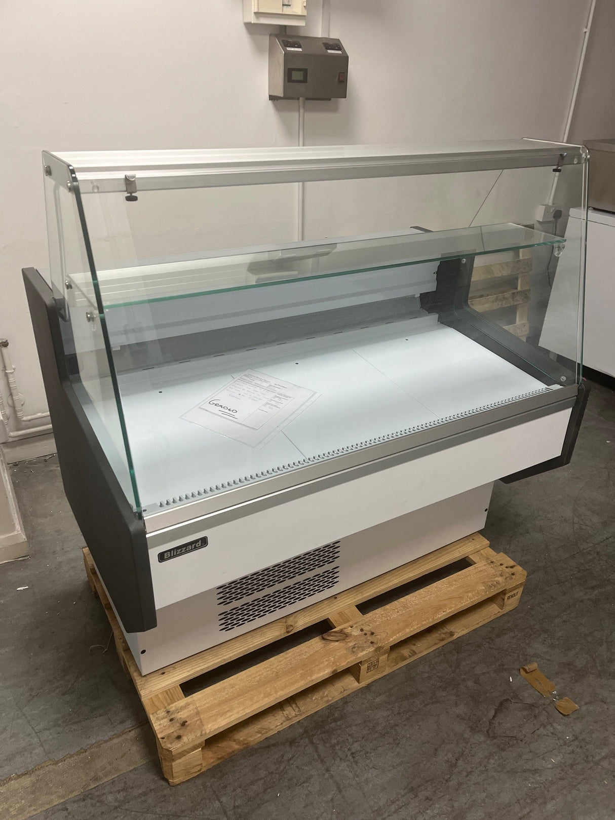 1.3m Flat Glass Serve Over Counter