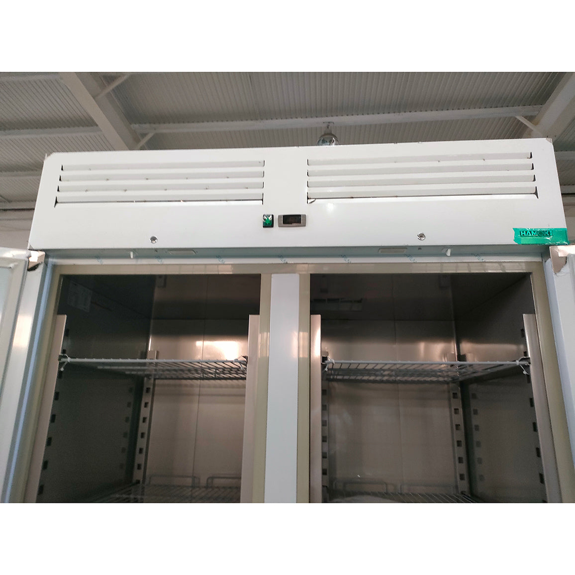 W-221008 - Upright Double Door Freezer - 935L (GN1200BT)