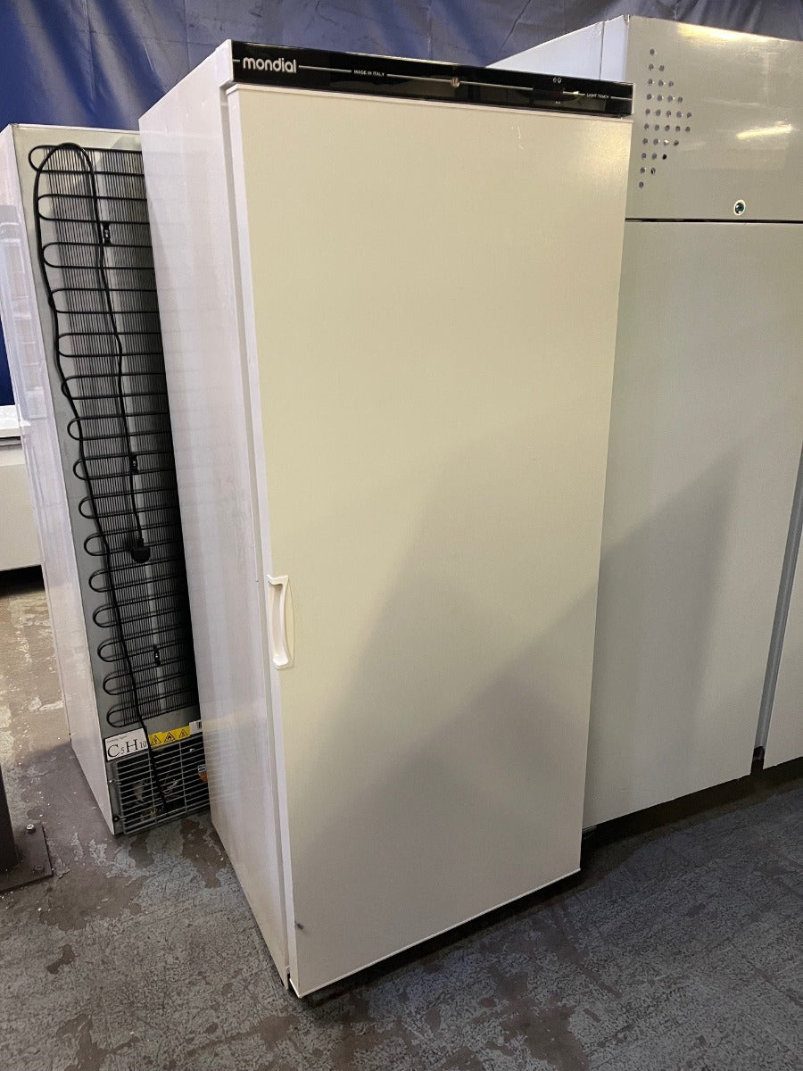 Graded 02257 Upright 640 L Single Hinged Door Refrigerator