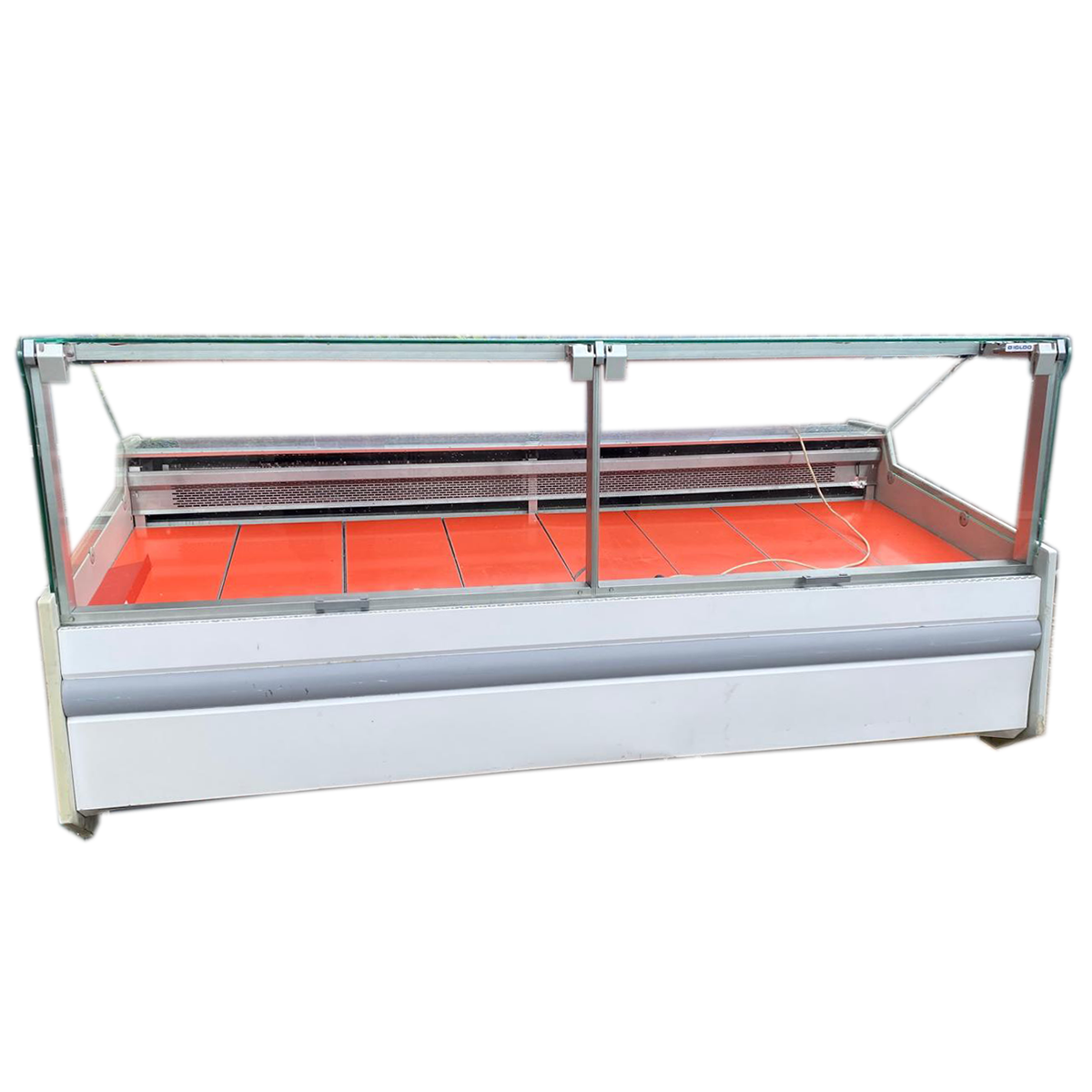 Commercial Serve Over Counter | Deep Refrigerated Display Meat Fridge 260x120x122cm - Refurbished