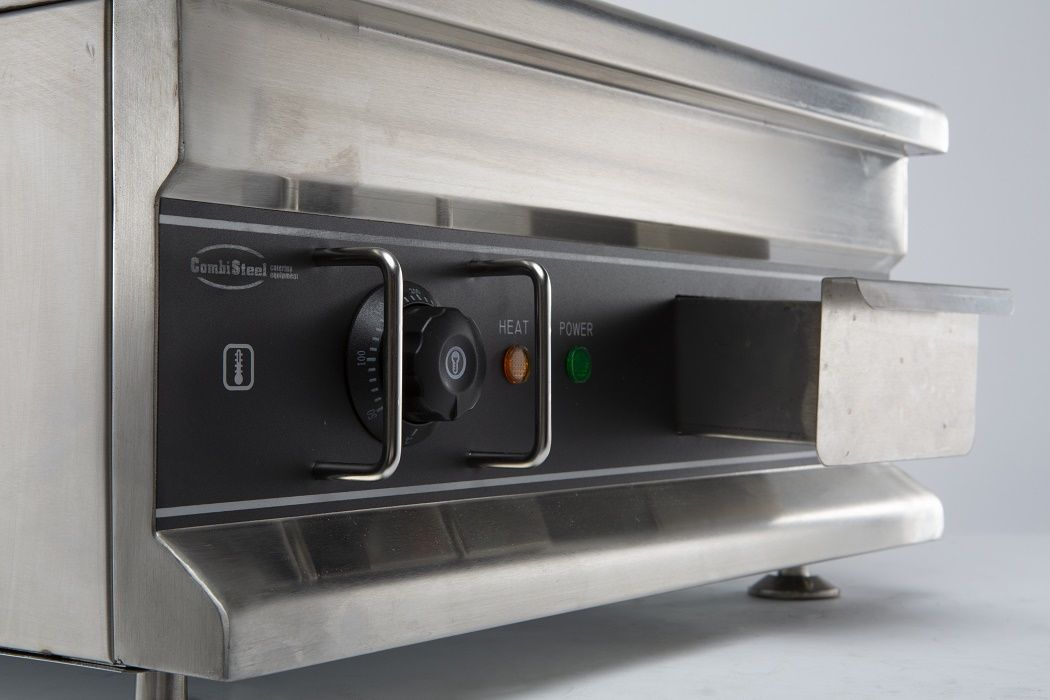 Premium Combisteel Chrome Electric Countertop Frying Griddle - 500mm Wide for Perfect Cooking Results