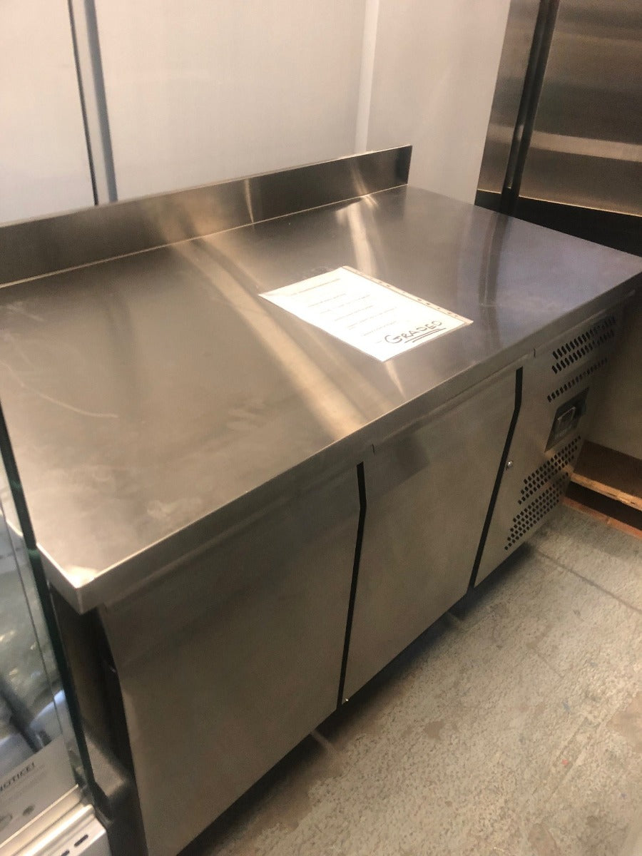 Graded 02038 Double Hinged Door Counter Refrigerator With Upstand