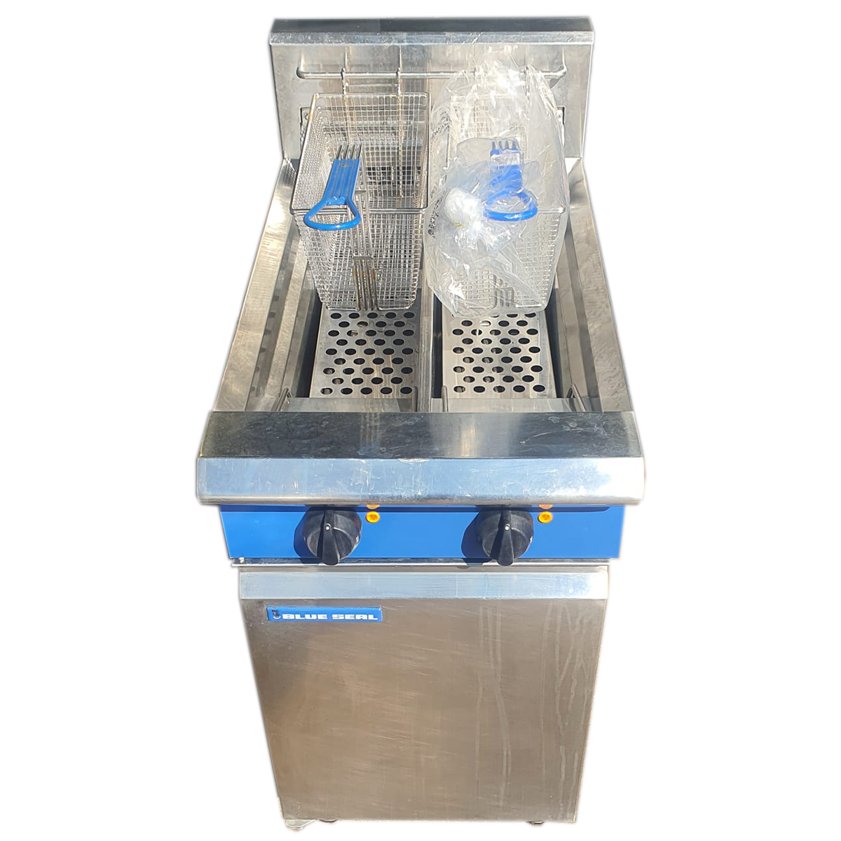 Refurbished Blue Seal E44 Twin Tank Electric Fryer 3 Phase – 2x12Ltr, High Output, Stainless Steel