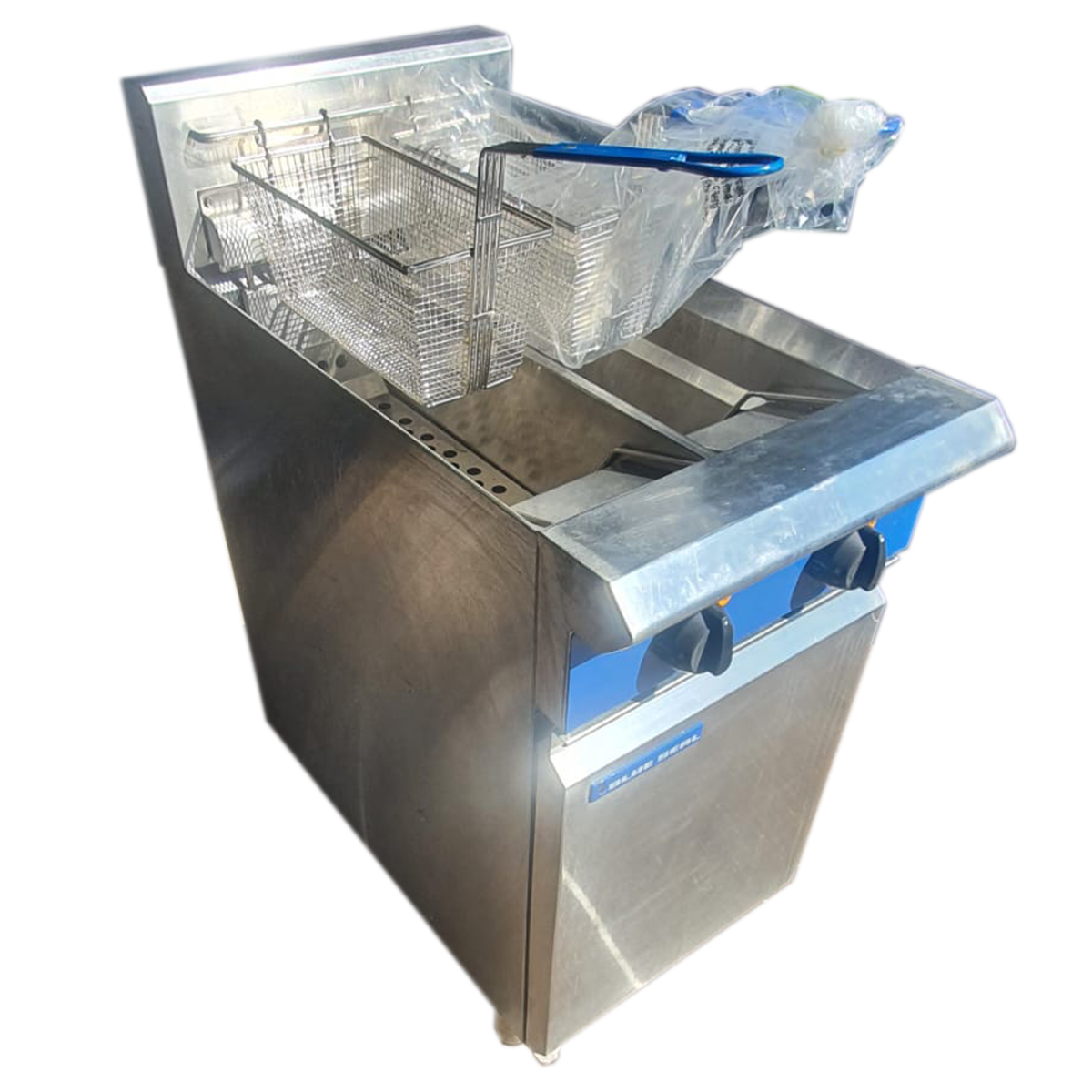 Refurbished Blue Seal E44 Twin Tank Electric Fryer 3 Phase – 2x12Ltr, High Output, Stainless Steel