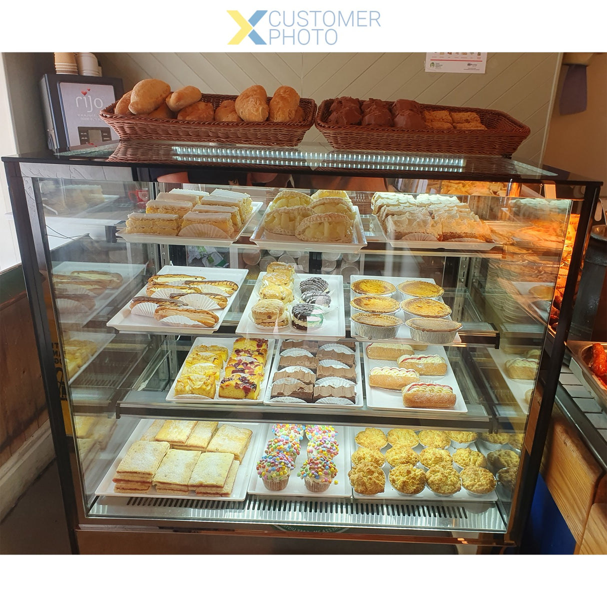 Cake Counter 1000x730x1300mm 3 Shelves Stainless Steel Base Led | Gn1000 Rf3