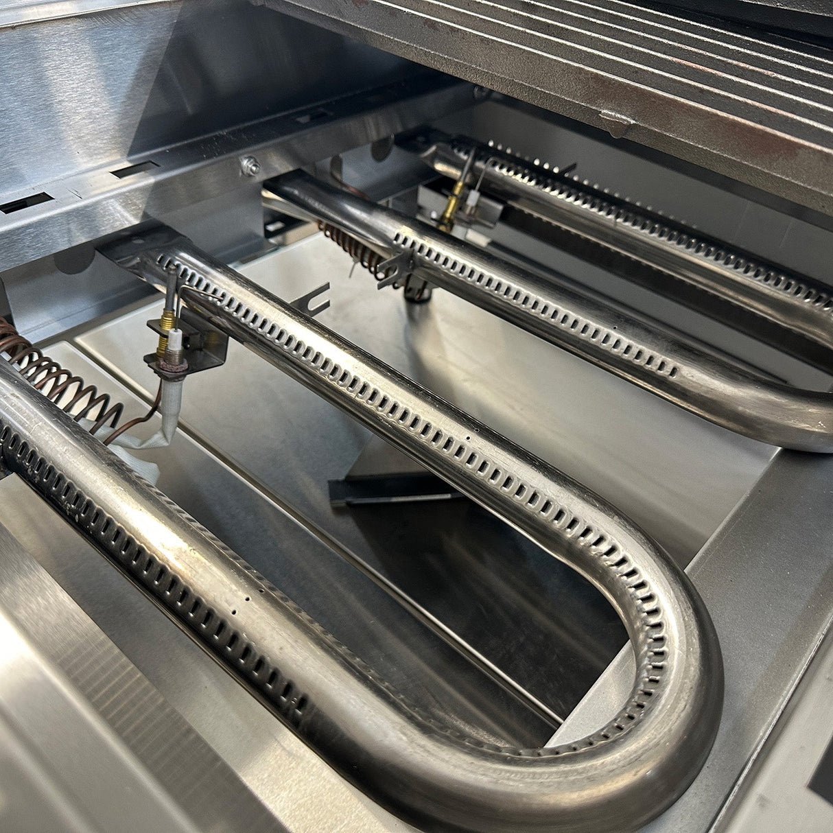 101057 - Gas Countertop Charbroiler - Quad Control