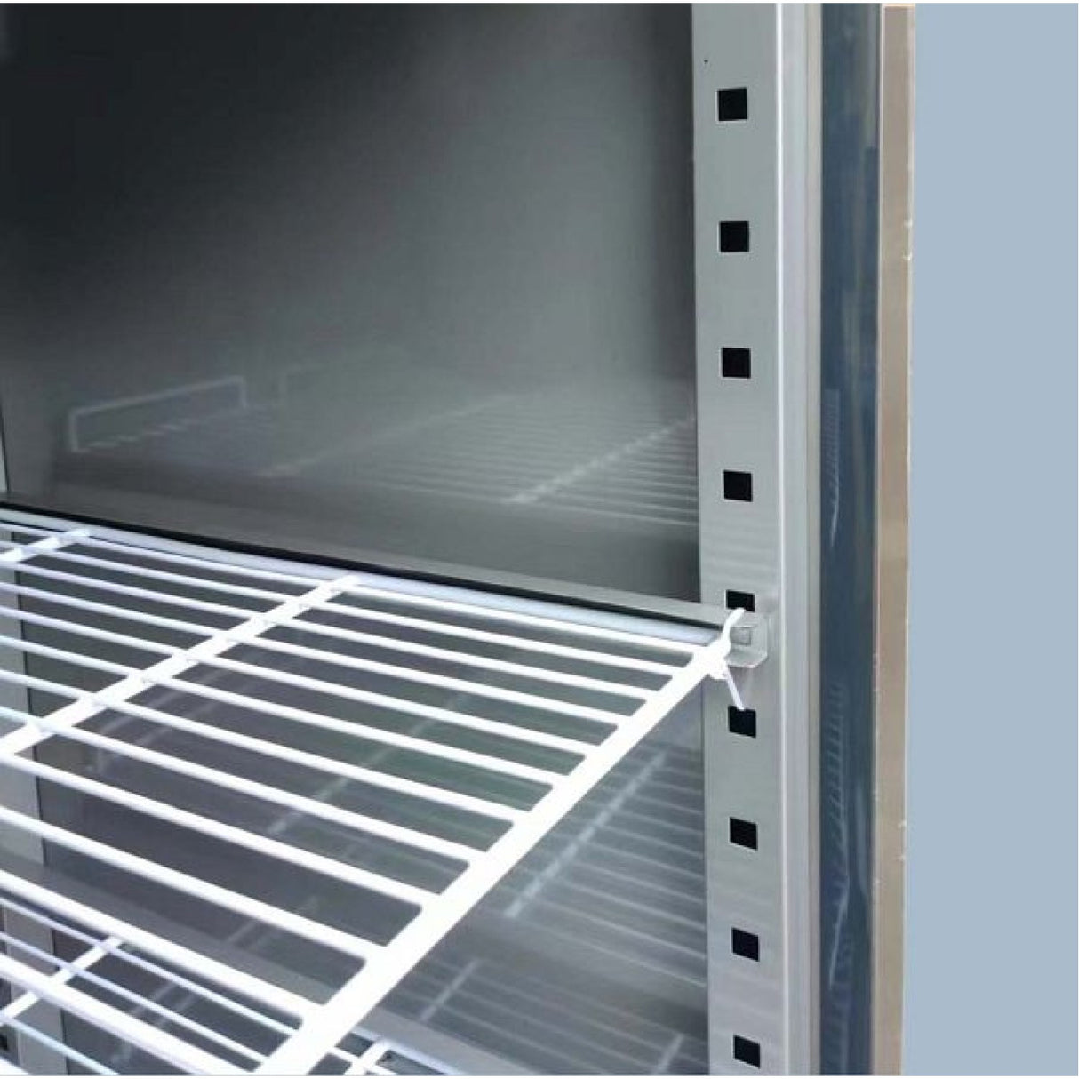 Commercial Refrigerator Stainless Steel Upright Cabinet 450 L 3 Shelves Single Door Static Cooling | Thl400 Tn