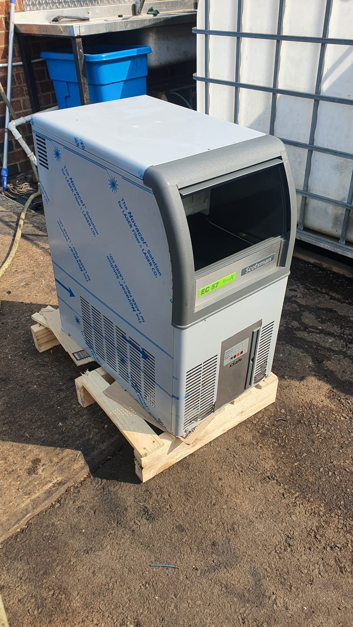 Scotsman EC 57 Self Contained Ice Machine w/ integral drain pump & XSAFE 33kg Output - B Grade