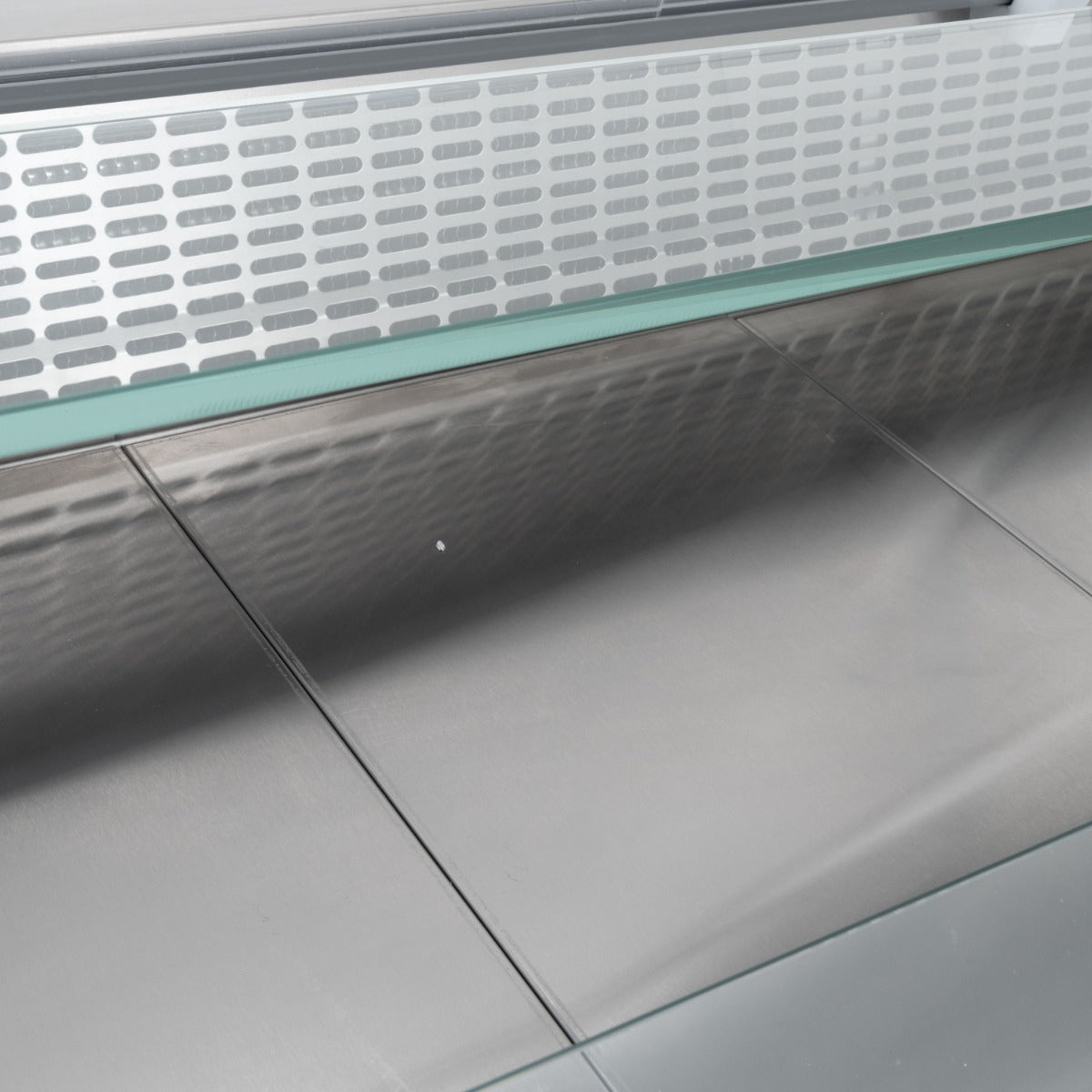 1.5m Curved Glass Serve Over Counter