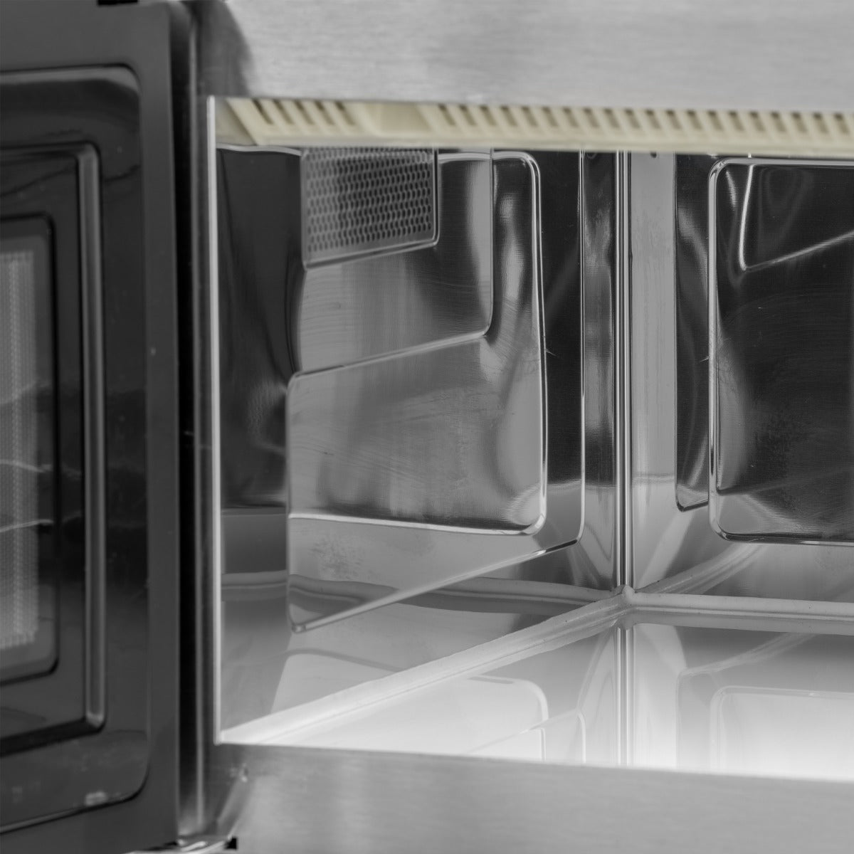 Graded 01133 Bcm1800 1800 W Heavy Duty Commercial Microwave