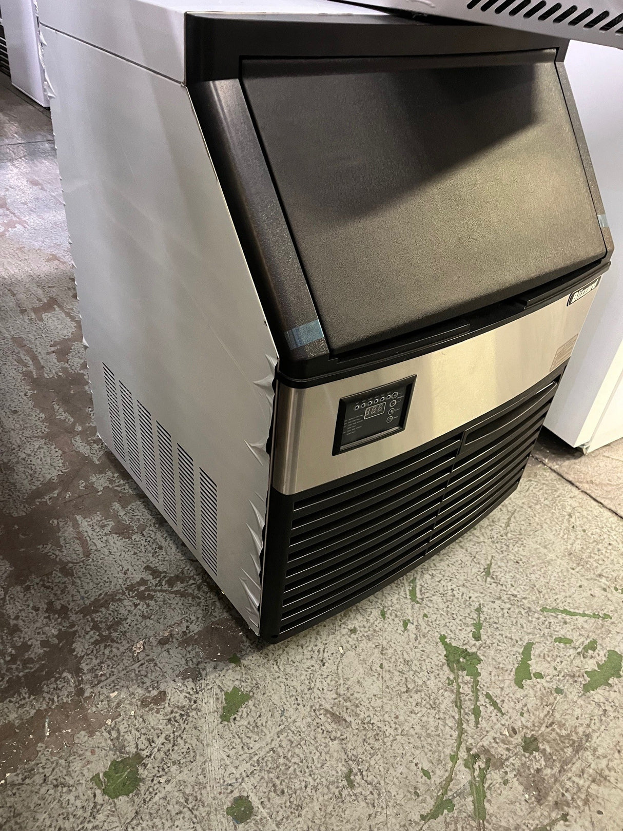 90kg Integral Ice Maker