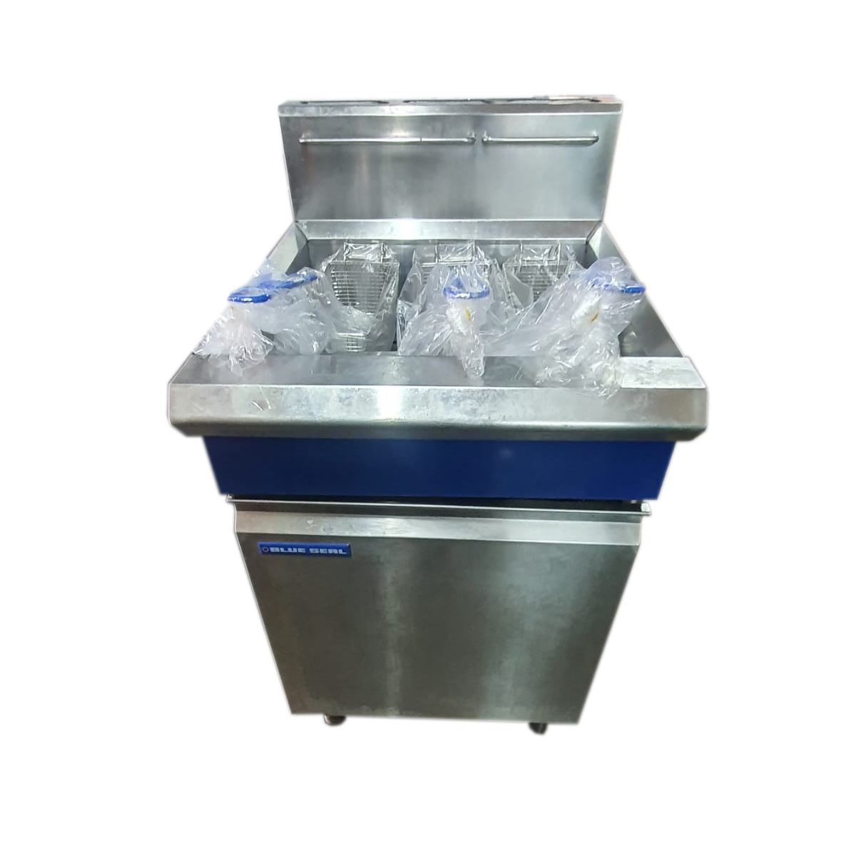 Blue Seal Single Tank 3 Basket Free Standing Gas Fryer - Refurbished
