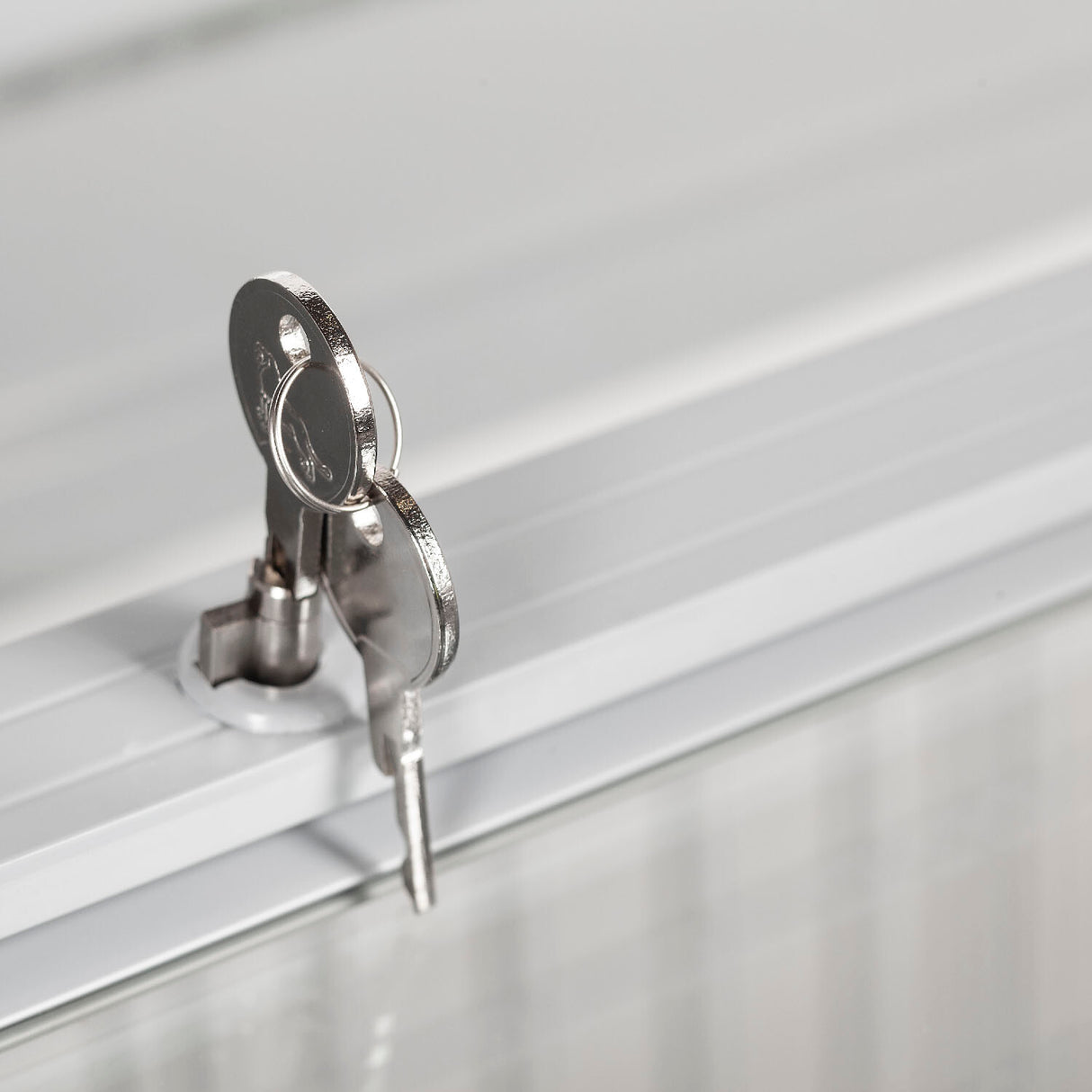 - - Sliding Curved Glass Lid Chest Freezer - NIC101SCEB /IRL