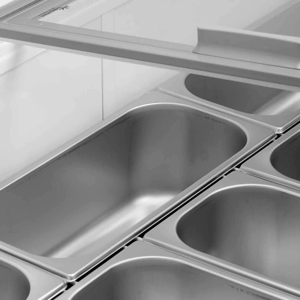 Framec - Scoop Ice Cream Display - SLANT510