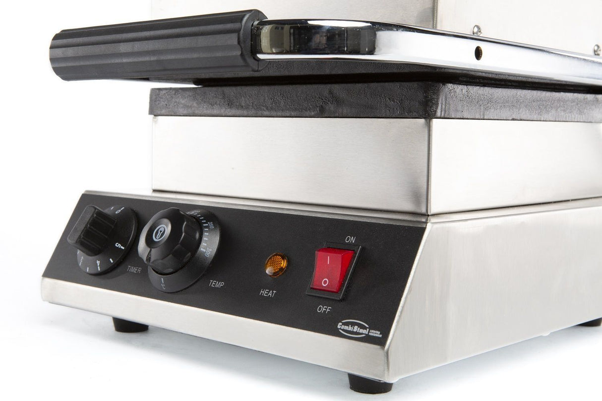 Deliciously Crispy Combisteel Waffle Maker - Model 7455.1620
