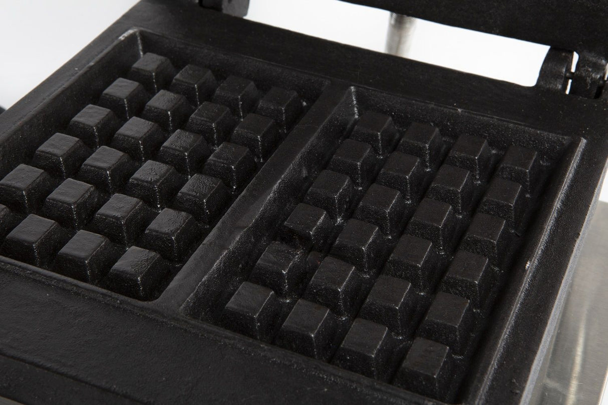 Deliciously Crispy Combisteel Waffle Maker - Model 7455.1620