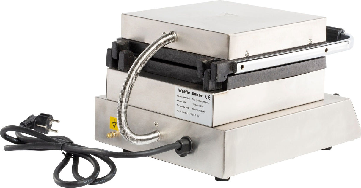 Deliciously Crispy Combisteel Waffle Maker - Model 7455.1620