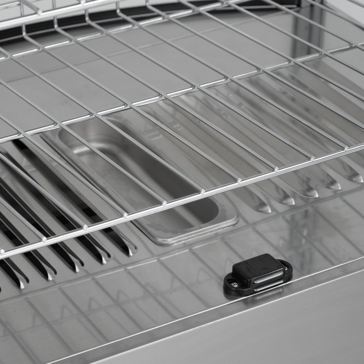 97 L Counter Top Tiered Heated Merchandiser