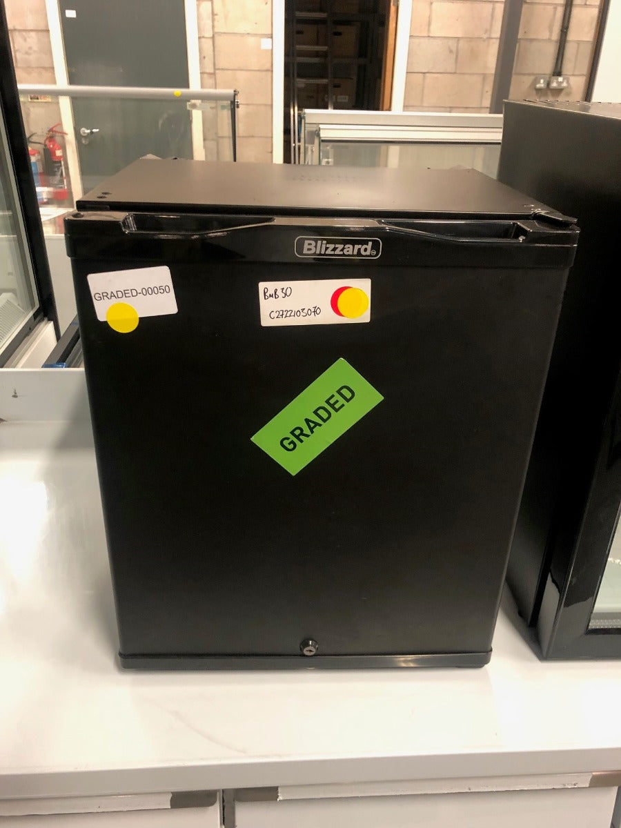 Graded 00050 Bmb30 Mini Bar (10 Bottles)
