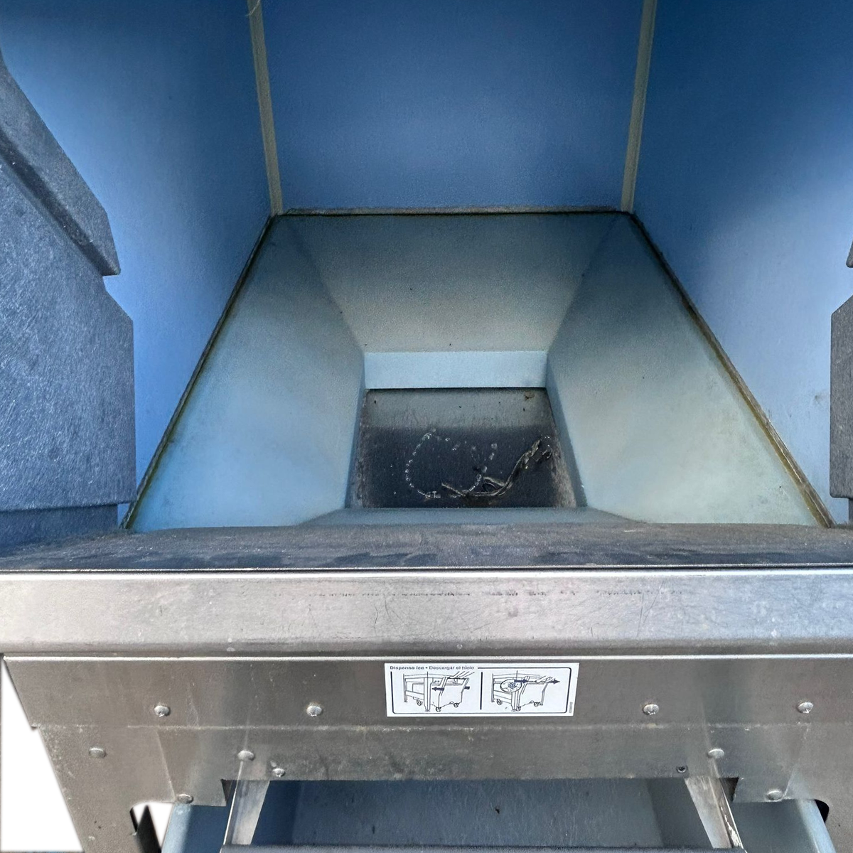 750kg ice machine with 200kg elevated bin and cart on castor - Refurbished