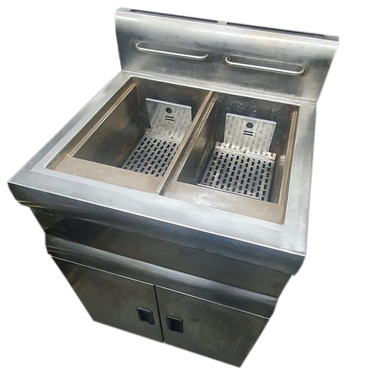 Lincat Twin Tank Twin Basket Free Standing Natural Gas Fryer (2) - Refurbished