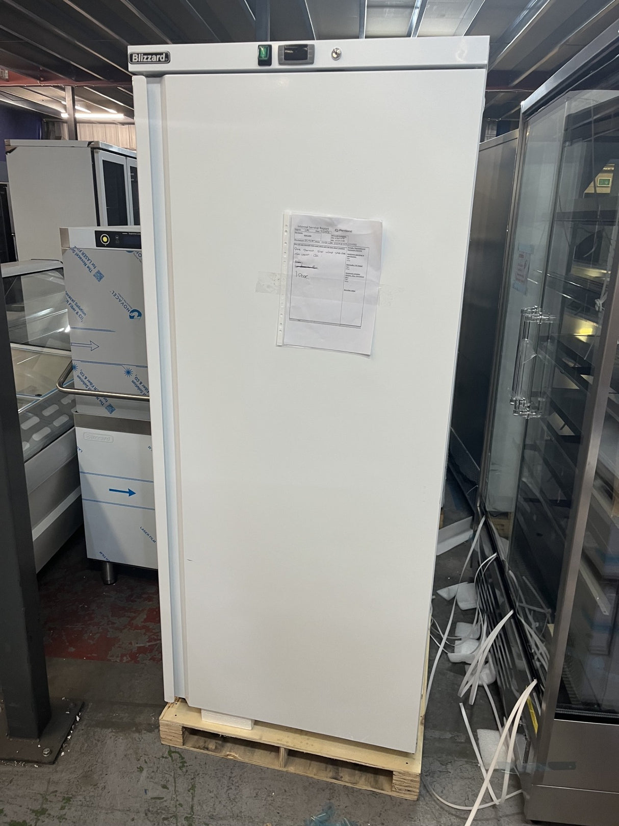 Upright 533 L Single Hinged Door Freezer