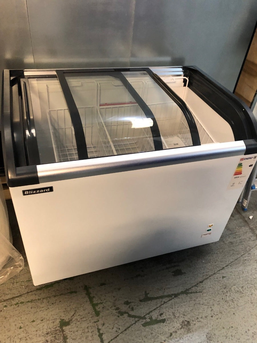 Graded 02072 320 L Curved Glass Lid Freezer