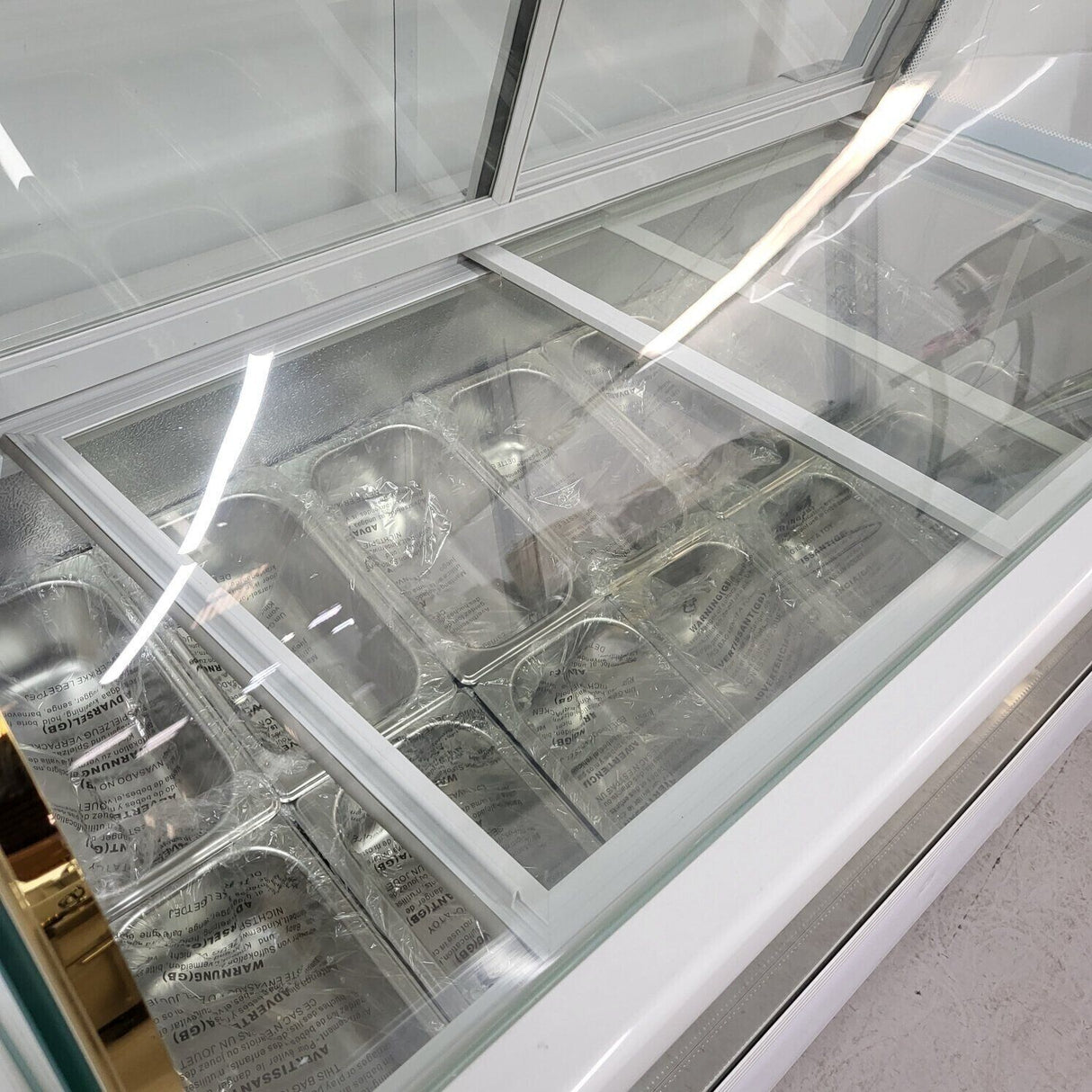 Ice Cream Freezer Display Scoop 14 1/4 Pans Showcase 125x69x123 cm Brand New