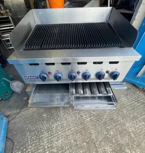 Bonnet 6 Burner Chargrill Natural Gas Peri Peri Grill with Low Bench Fridge