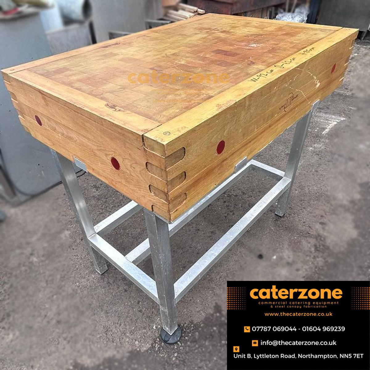 Butchers Block wood with stand- (92 (W)x62(D) x 85(H) cm) USED