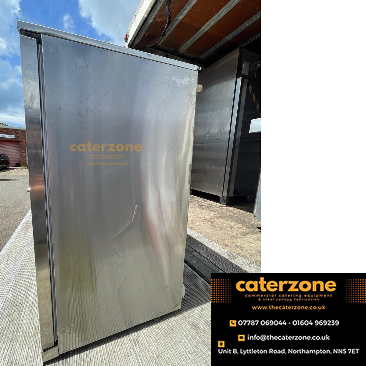 Polar Undercounter Triple Hinged Glass Door Stainless Steel Back Bar Bottle Cooler-Refurbished