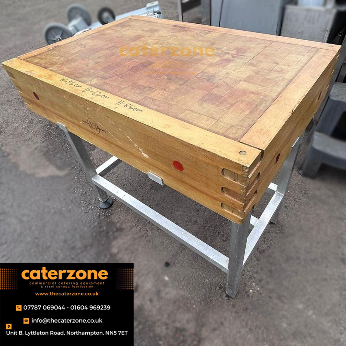 Butchers Block wood with stand- (92 (W)x62(D) x 85(H) cm) USED