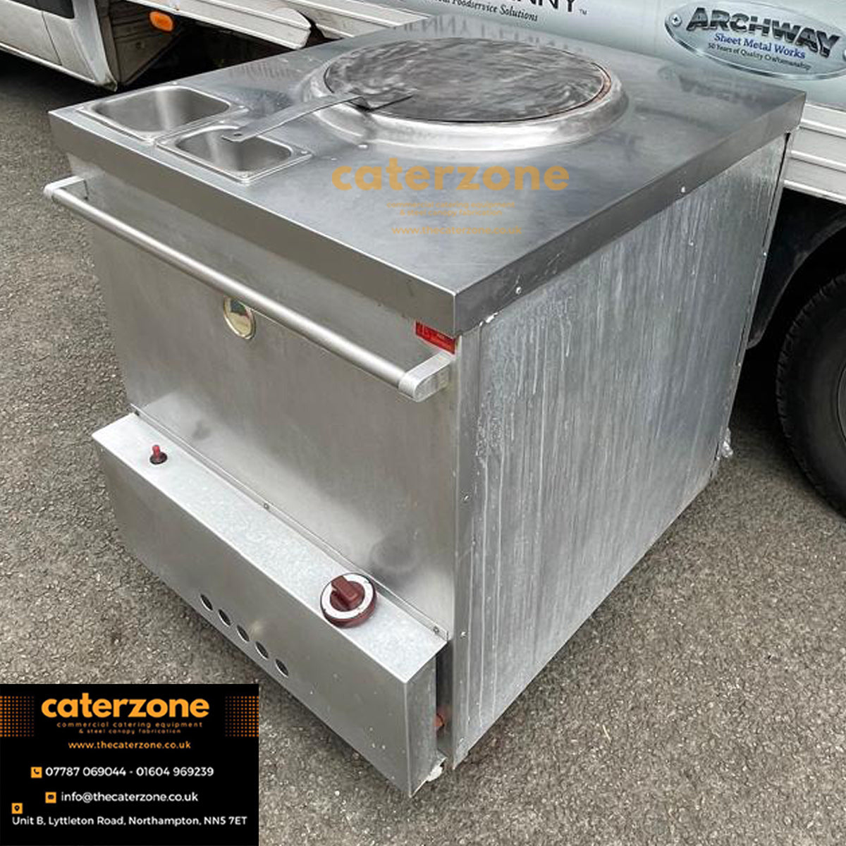 Tandoori Oven 70x82x89 (H) cm - Refurbished