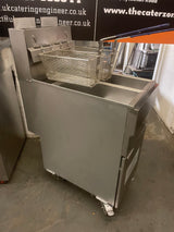 Chips Fryer Twin Tank Twin Basket Deep Fat Fryer 2x11 Lt NG or LPG (REFURBISHED)