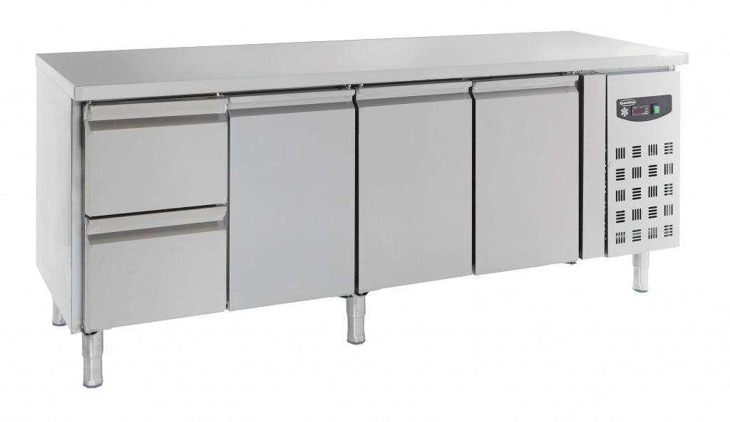 Revitalize Your Kitchen with the Combisteel Ecofrost 3-Door Stainless Steel Counter Fridge - 553L Capacity with 2 Convenient Drawers for Optimal Organization!