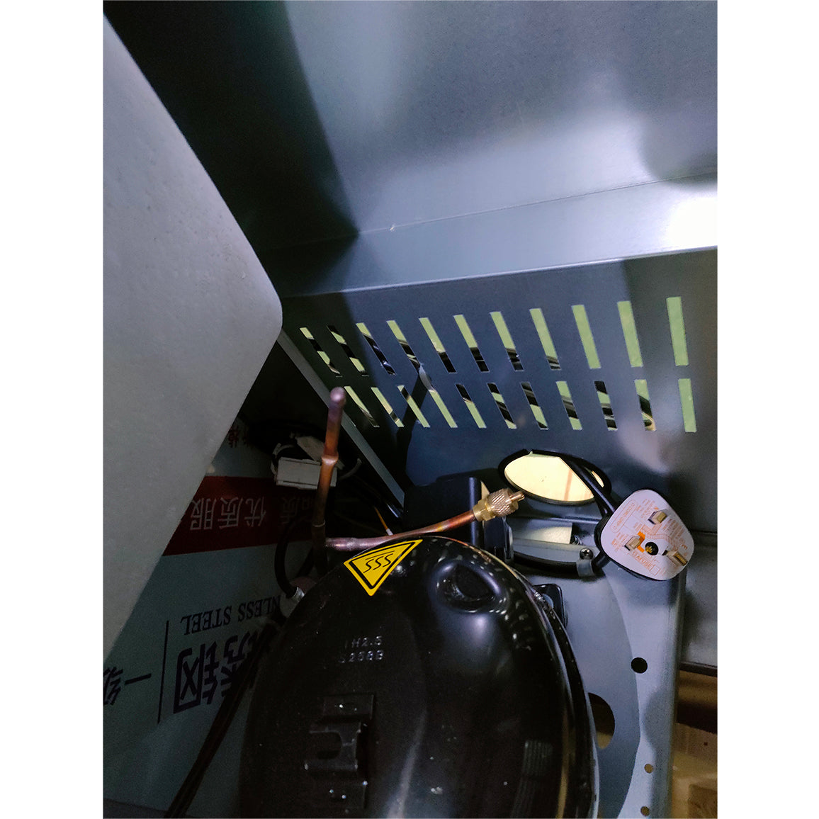 221022 - 2 Door Refrigerated Counter with Backsplash - 226 L (SNACK2200TN)