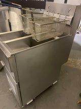 Chips Fryer Twin Tank Twin Basket Deep Fat Fryer 2x11 Lt NG or LPG (REFURBISHED)