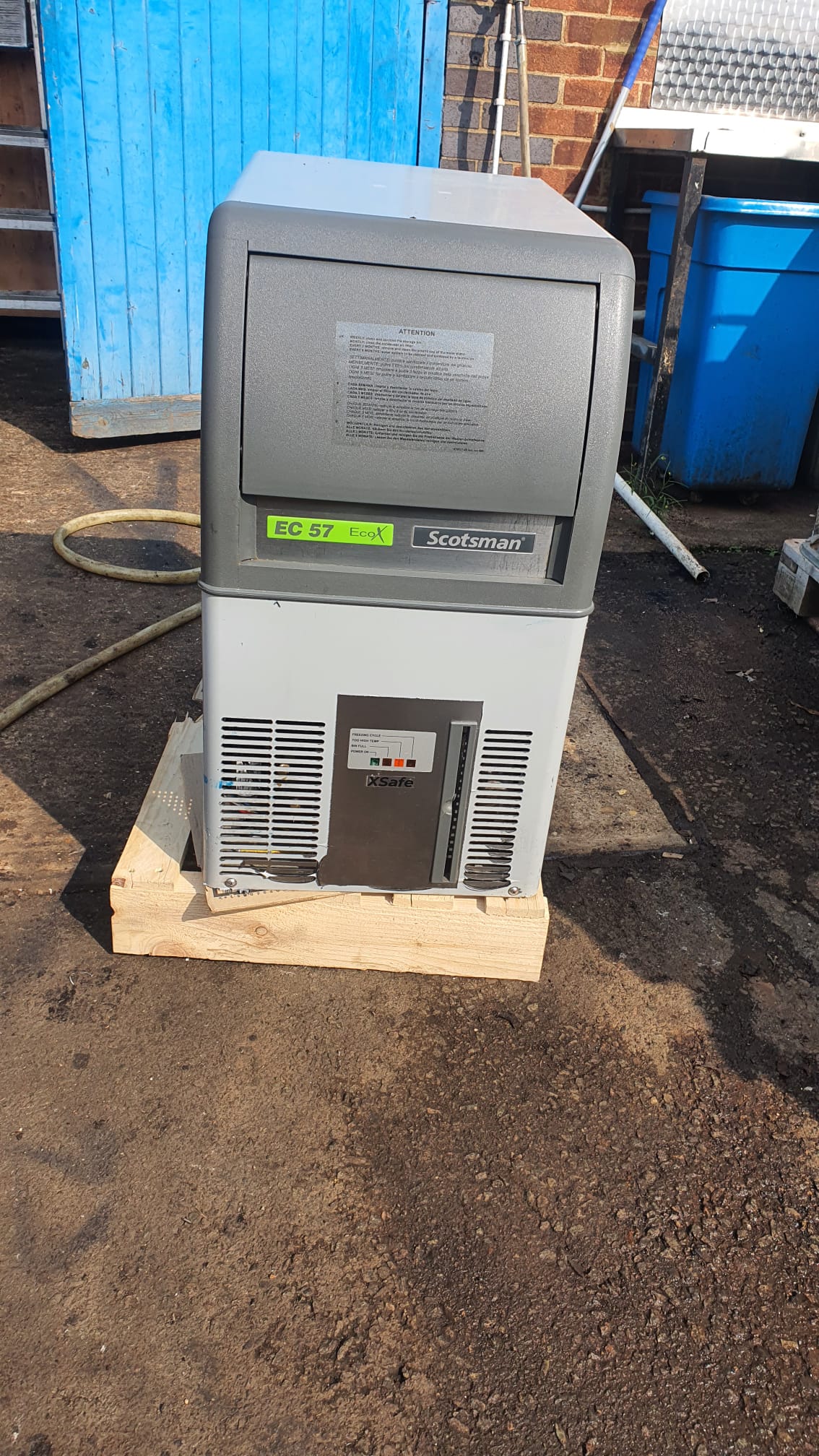 Scotsman EC 57 Self Contained Ice Machine w/ integral drain pump & XSAFE 33kg Output - B Grade