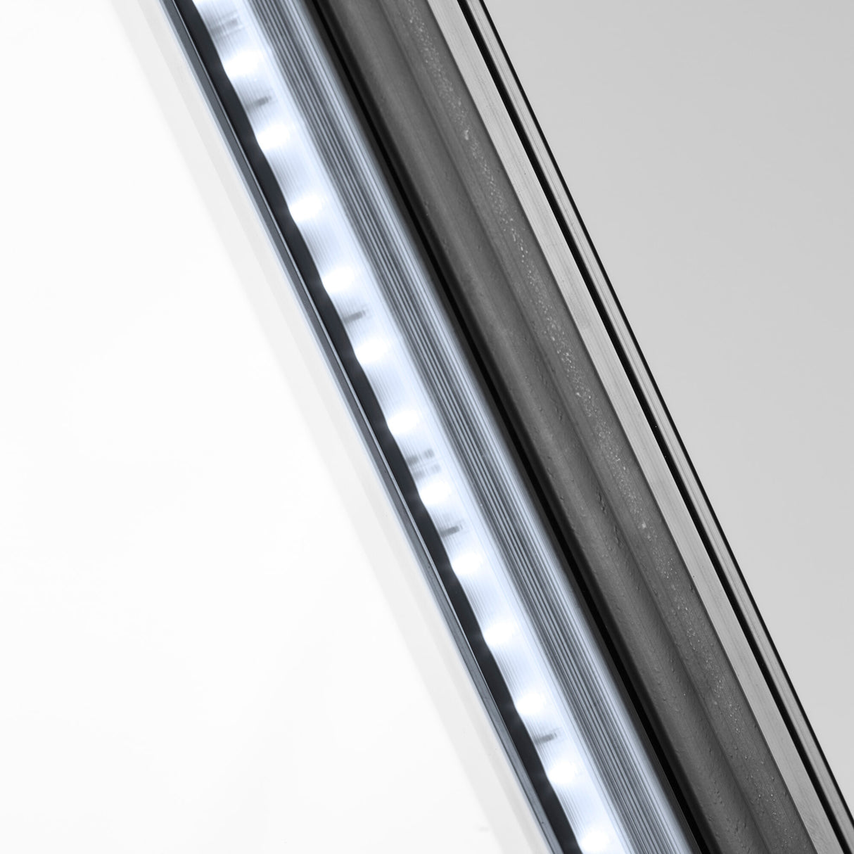 Interlevin - Glass Door Merchandiser - LGC7500