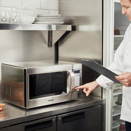 Samsung Light Duty Programmable Microwave 26Ltr 1100W CM1089