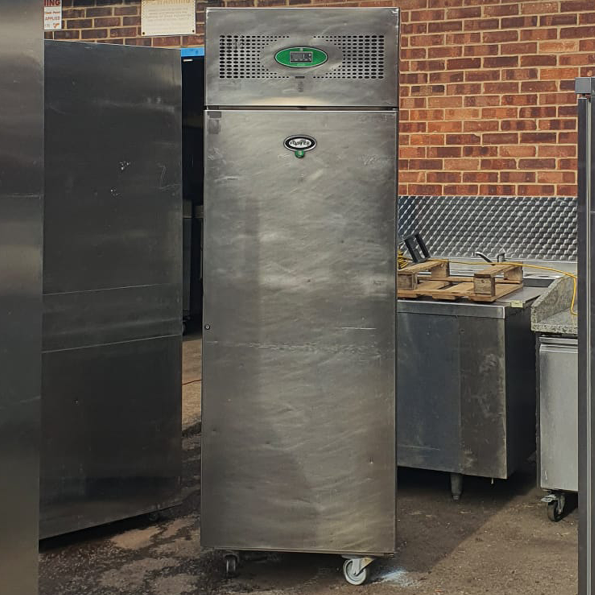 Foster Fidge 600 Litre Single Door Upright W70xD83xH208 cm Refurbished