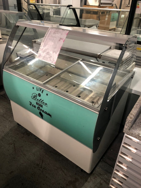 Graded 01017 Venuselegante36 Ice Cream Display