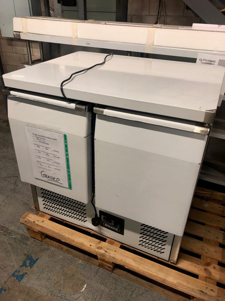 Graded 01032 Bcc2 Compact Double Door Counter Refrigerator