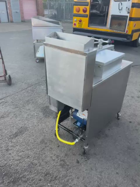 Henny Penny Gas Pressure Fryer with 8000 Computron - Refurbished