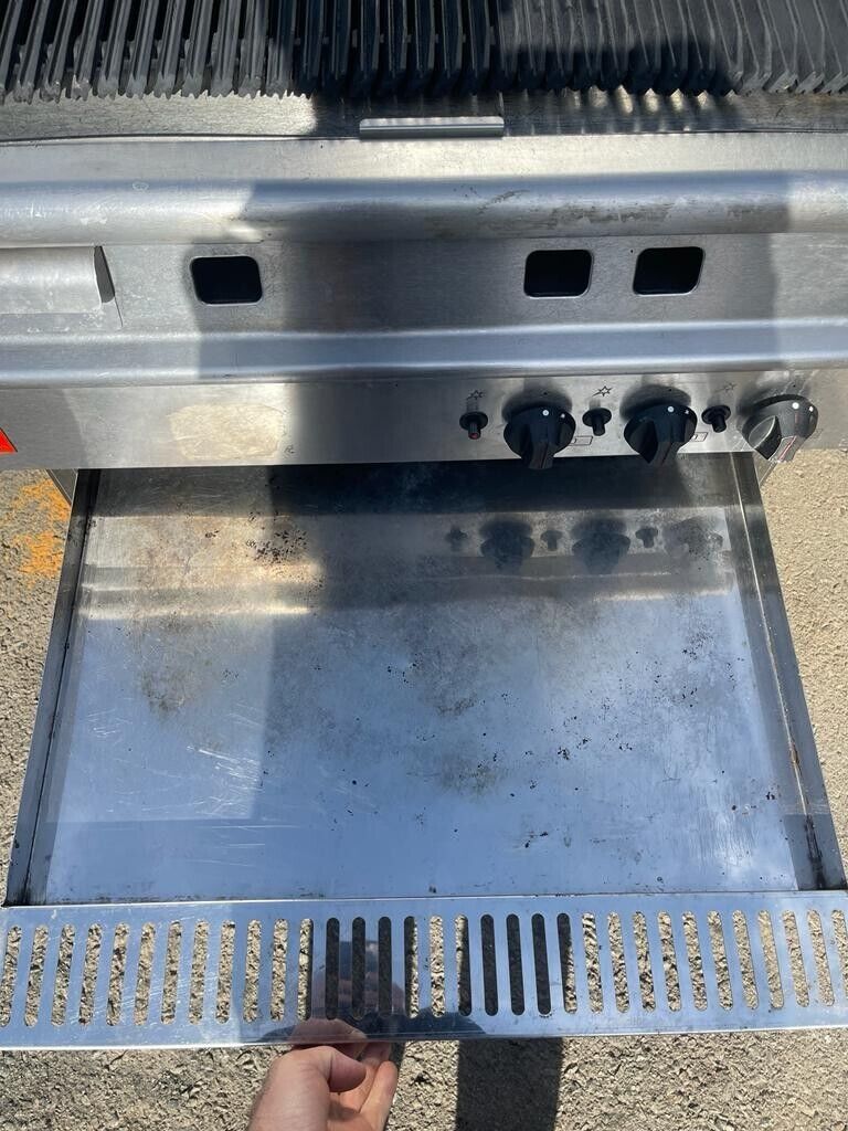 Falcon Gas Chargrill 90 cm 3 Burner with Water Tray and Stand Peri Peri Char Gril